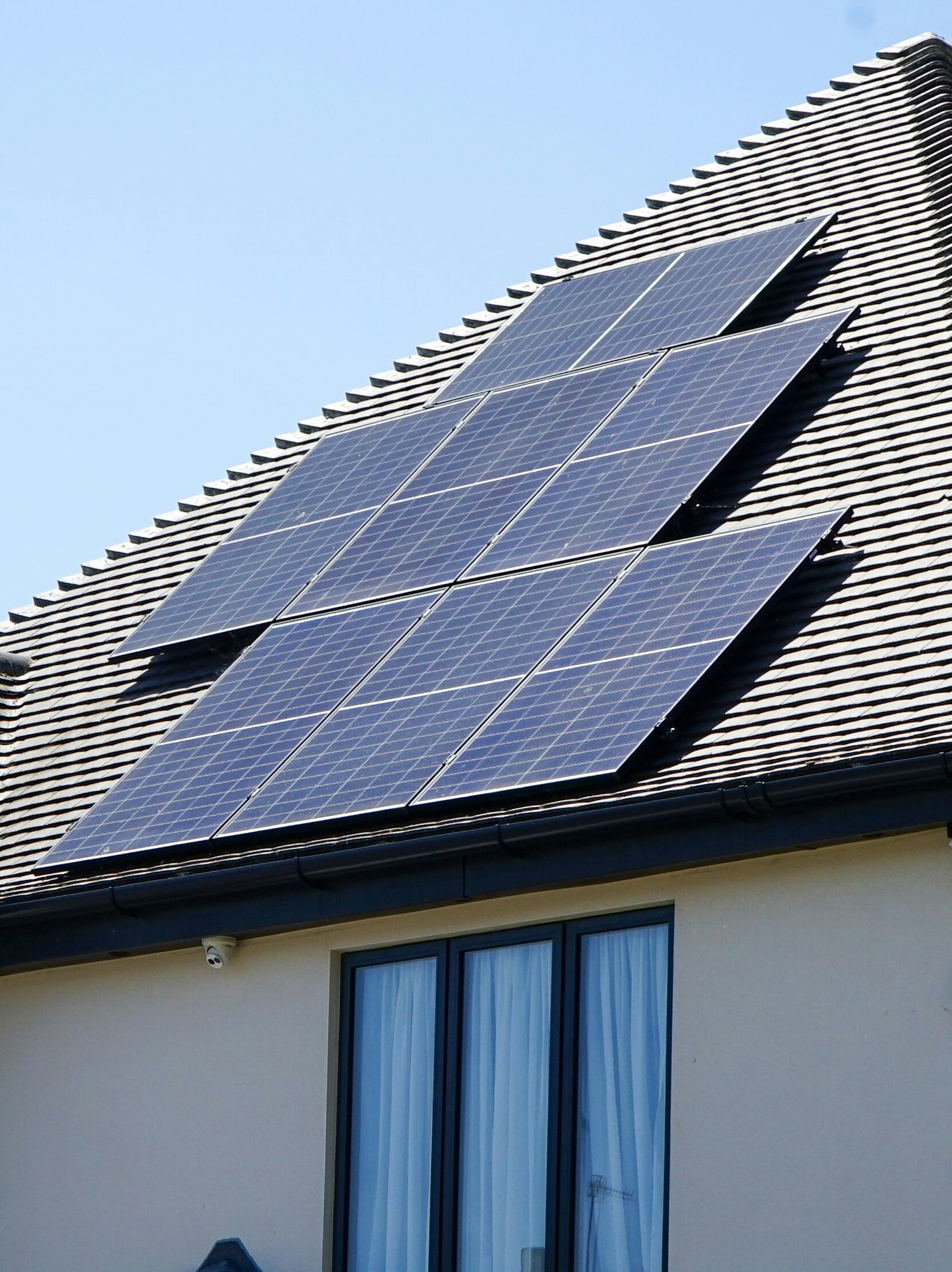 Casa con placas solares